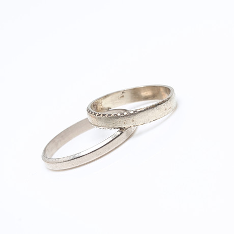 VIGSELRINGAR, 2 st, 18k vitguld. Bl.a. Heribert Engelbert, Stockholm ...