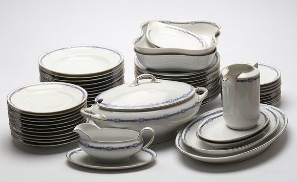 6 ASSIETTES ANCIENNES en Porcelaine ajourée décor floral et dorure EUR