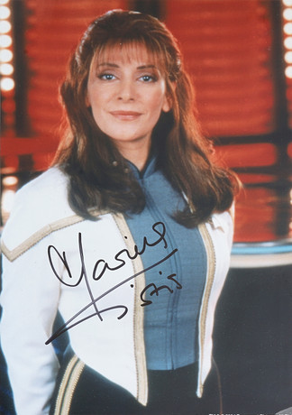 STAR TREK, "Deanna Troi", MARTINA SIRTIS (England, född 1955), signerat