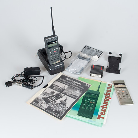 MOBILTELEFON, Technophone PC 107/1 med tillbehör, ca 1978. Övrigt ...