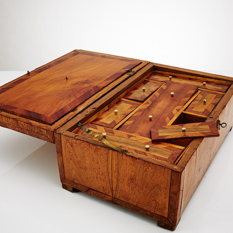 WRITING CHEST / TRAVEL CHEST, 19th century, veneered in elm, inside ...
