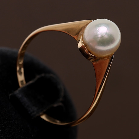 RING med vit PÄRLA, 18 k guld, 2,74 gram, Svedboms Guldsmeds Ab Hov ...