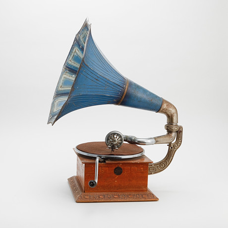 FUNNEL GRAMOPHONE, Lux. Collectables - Musical instruments - Auctionet