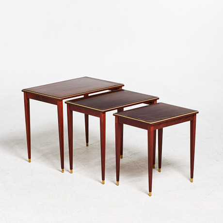 DINING TABLE, 3 parts, 1900s, mahogany veneer, edge and foot end in ...