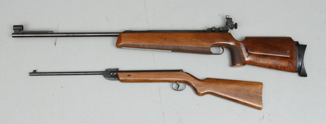 AIR RIFLE, 2 pcs, 1900s. Coins, Medals & Stamps - Auctionet