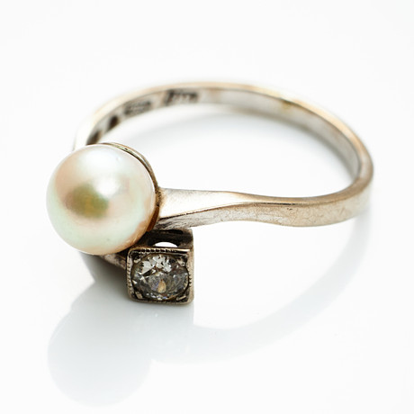 RING, 18 k white gold, cultured saltwater pearl approx. 6.6 mm, old cut ...