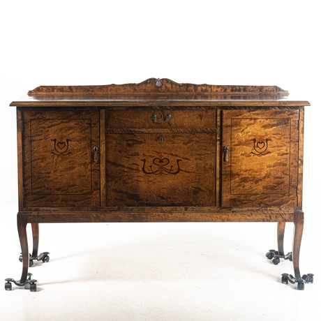 BUFFÉ, björk, 1920/30 tal. Möbler - Byråar - Auctionet