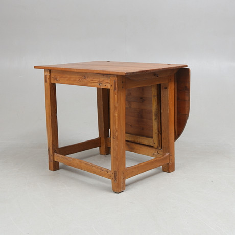 BATTLE TABLE, commoner, 19th century. Furniture - Tables - Auctionet