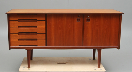 SIDEBOARD, teak, 1900-talets senare hälft.