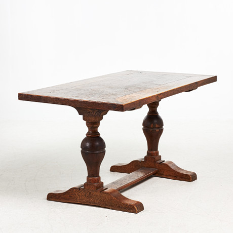 TABLE, turn of the 18th/20th century, baluster-shaped legs, oak ...