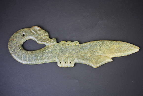 CHINESE ARCHAIC FORM RITUAL DAGGER WITH DRAGON HILT. Asiatica - Auctionet