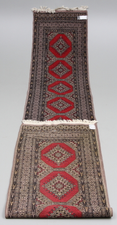 MATTA, orientalisk, Bochara, 450 x 77 cm.