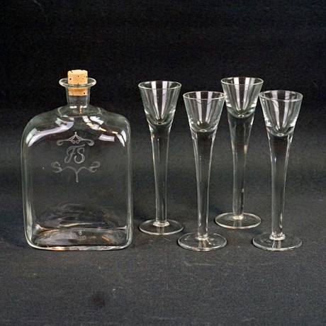 Döskalle Glas och Sammet Flaska 13 cm
