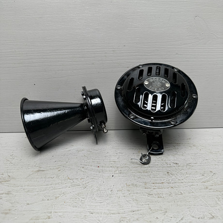 SIGNALHORN, 2st, elektriska, bl.a. Bosch.