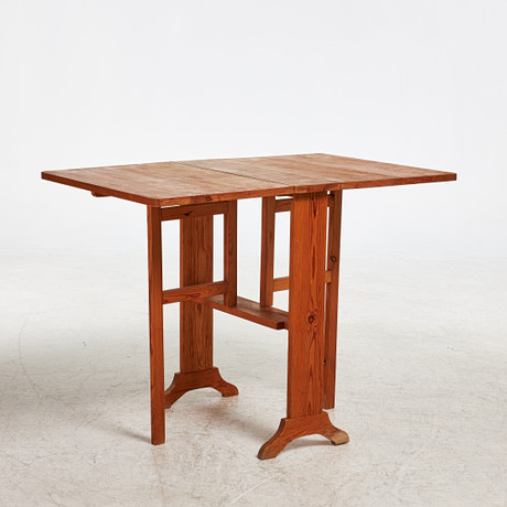 BATTLE TABLE, pine, around the middle of the 20th century. Furniture ...