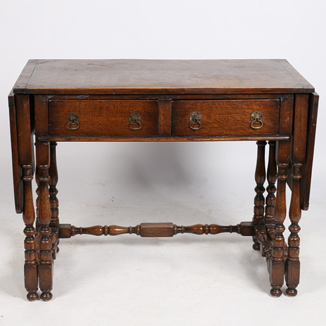 A 20TH CENTURY OAK DROP LEAF GATE LEG SIDE TABLE. Furniture - Tables ...