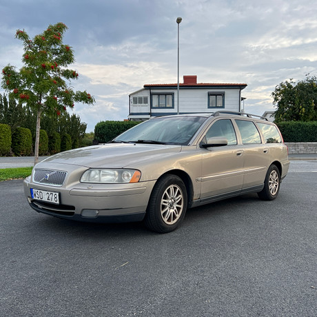 VOLVO, modell V70, årsmodell 2005.