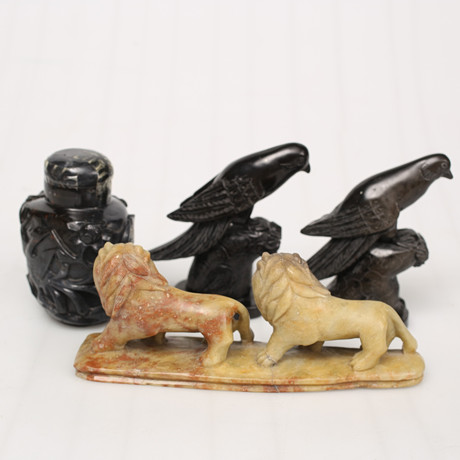 Ce jeu d'échecs d'Animaux en tagua aux finitions détaillées