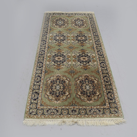 MATTA, grön, 1900-tal. Mattor & Textil - Mattor - Auctionet