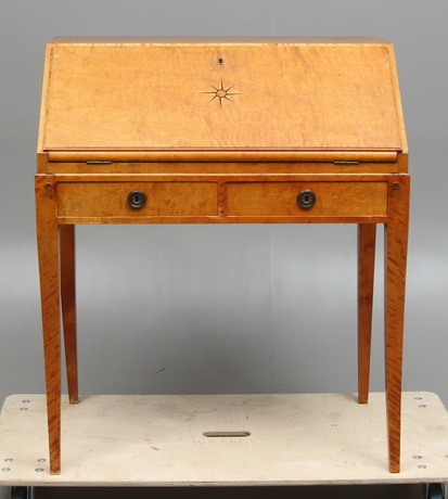 SNEDKLAFFSEKRETÄR, gustaviansk stil, 1900-tal.