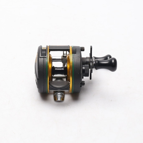 Abu Garcia 4600 Royal Gold LE Right Handed Baitcasting Reel