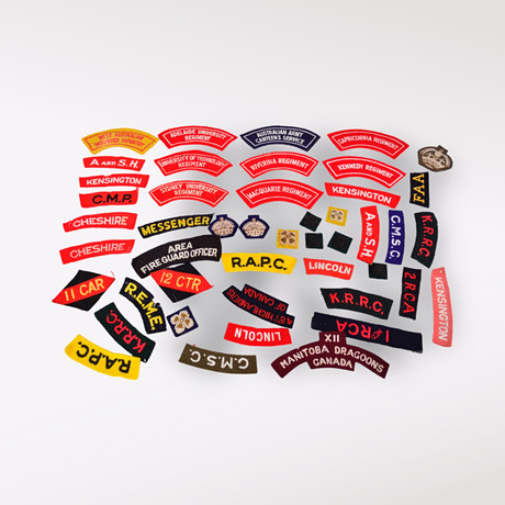 COLLECTION MILITARY EMBLEMS, World War II. Weapons & Militaria - Other ...
