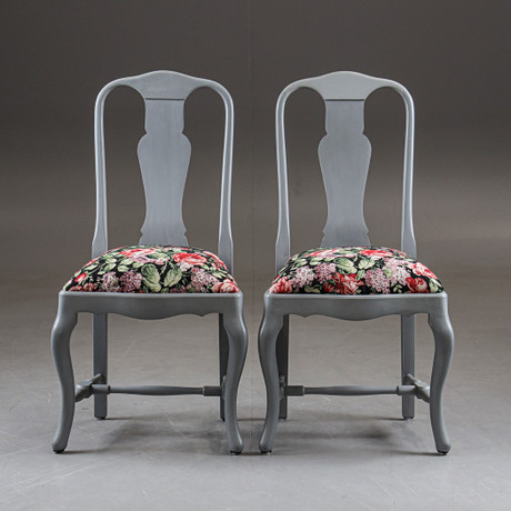 A pair of Rococo chairs. Furniture - Armchairs & Chairs - Auctionet
