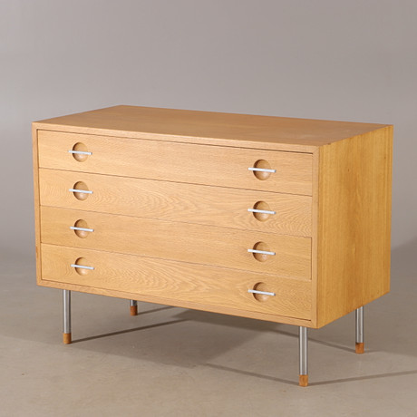 Curated visual reference: Fresh Look at Hans J Wegner Byrå 4 Lådig Modell 250 Ek Märkt