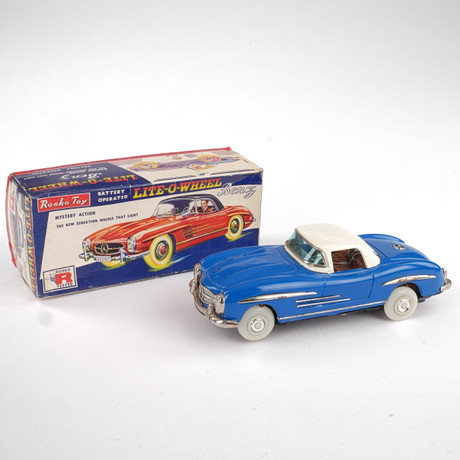 LEKSAKSBIL, plåt, Mercedes Benz, batteridrift, originalkartong, Rosko Toy, Japan.