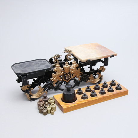 BALANCING SCALE, with weights, 5 pieces, cast iron. Miscellaneous ...