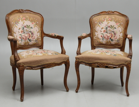 KARMSTOLAR 1 par, rokokostil, 1900-tal.