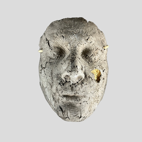 XANNA ÅKERVINDA (1979). Sculpture in the form of a face, unglazed clay ...