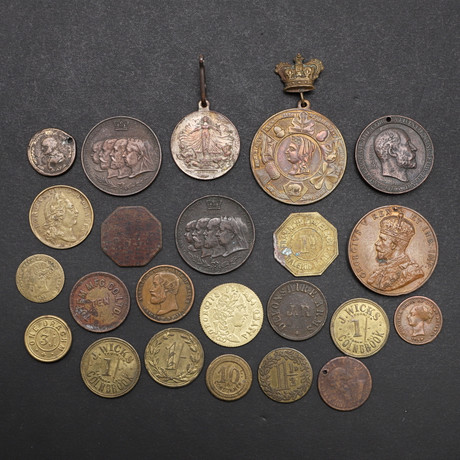 a-mixed-collection-of-twenty-three-commemorative-medals-and-gaming