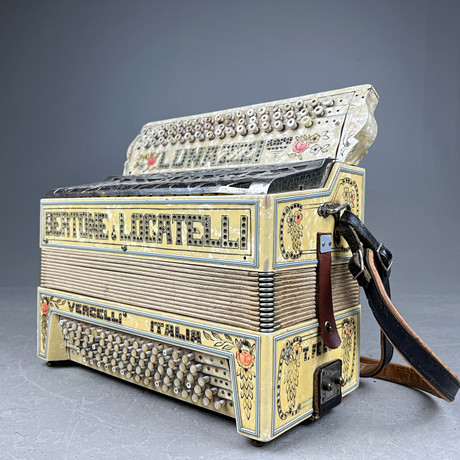 ACCORDION, Bertone & Locatelli, Vercelli, Italy. Collectables - Musical ...