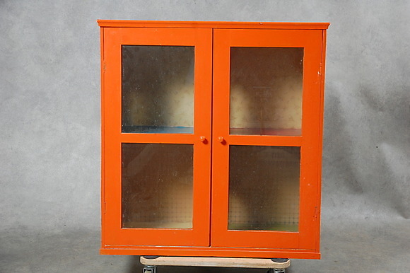 DOLL CABINET, mid 20th century. Toys - Auctionet