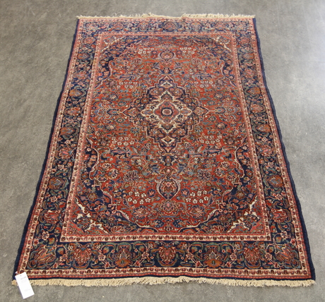 ORIENTALISK MATTA. Keshan, 214 x 126 cm.