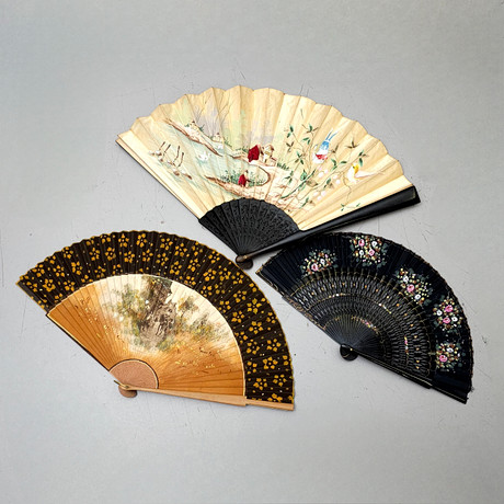COLLECTION OF THREE FANS WITH WOODEN RIBS AND COUNTRIES IN SILK AND ...