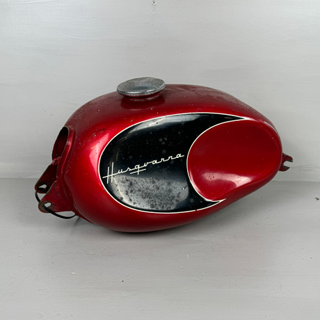 HUSQVARNA, bensintank, till modell Silverpilen, 1960-tal, Sverige.