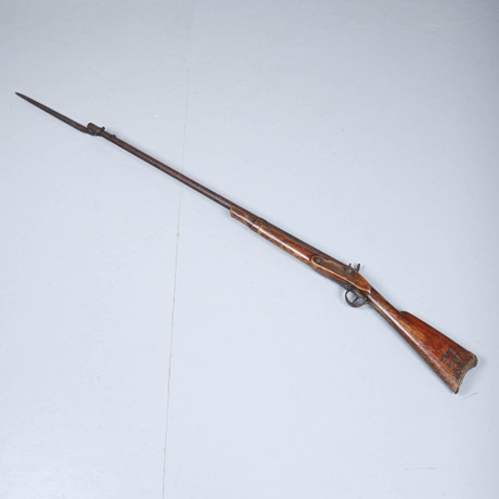 A 19th century slingshot rifle, with bayonet. Huskvarna 1844. Weapons ...