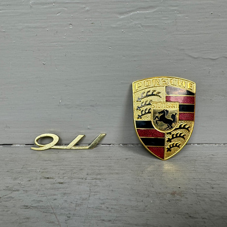 PORSCHE 911, emblem, 2 delar,1900-tal, Tyskland.