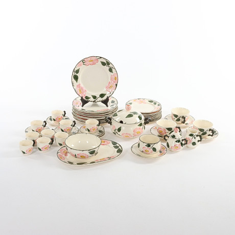 SERVISDELAR, 46 delar, "Wild-rose", Villeroy & Bosch, 1900-talets andra hälft.
