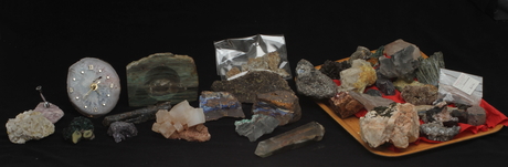 MINERALER, bland annat rosenkvarts och agat.