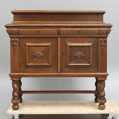 BUFFÉ, 1900-talets första hälft. Möbler - Skåp & Hyllor - Auctionet
