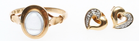 RING samt ÖRHÄNGEN, 18k guld, vikt ca 3,7 gram.