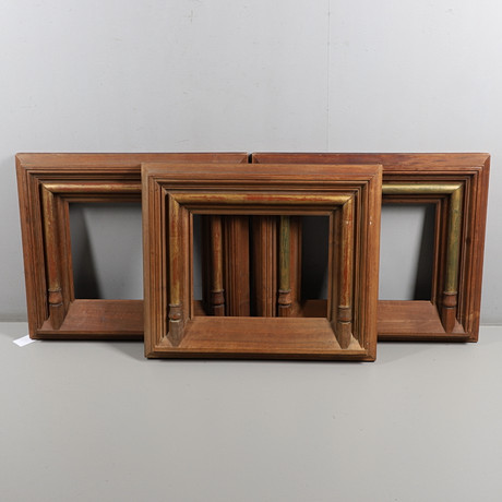 THREE MATCHING CHERRYWOOD & GILT FRAMES. Furniture - Other - Auctionet