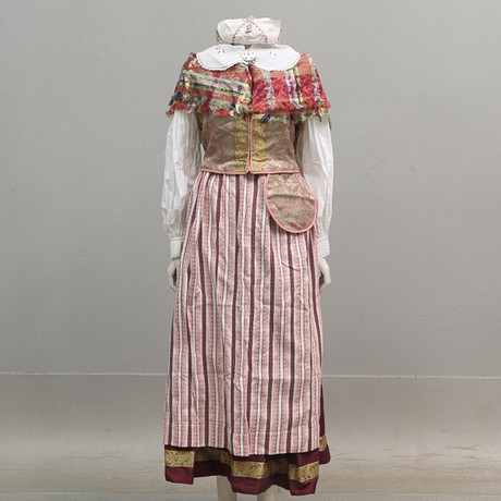 kansallispuku-9-kpl-ns-blekingedr-kt-tekstiili-tina-1900-luku