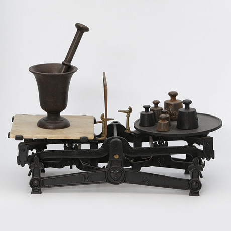 SCALES WITH WEIGHTS AND IRON MORTAR. Miscellaneous - Technica & Nautica ...