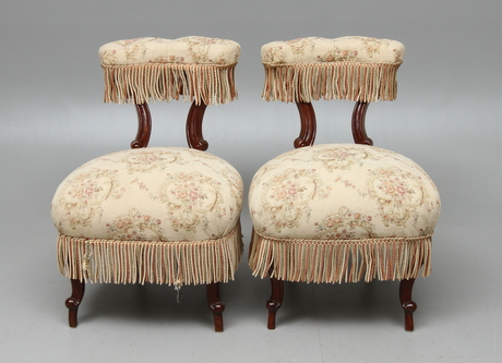 STOLAR, ett par, tapetserarstil, 1800-tal.