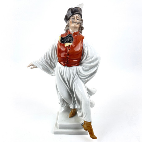 FIGURIN, dansande man, porslin, Herend, Ungern, handmålad.
