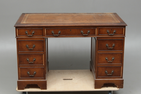 SKRIVBORD, engelsk stil, 1900-tal.